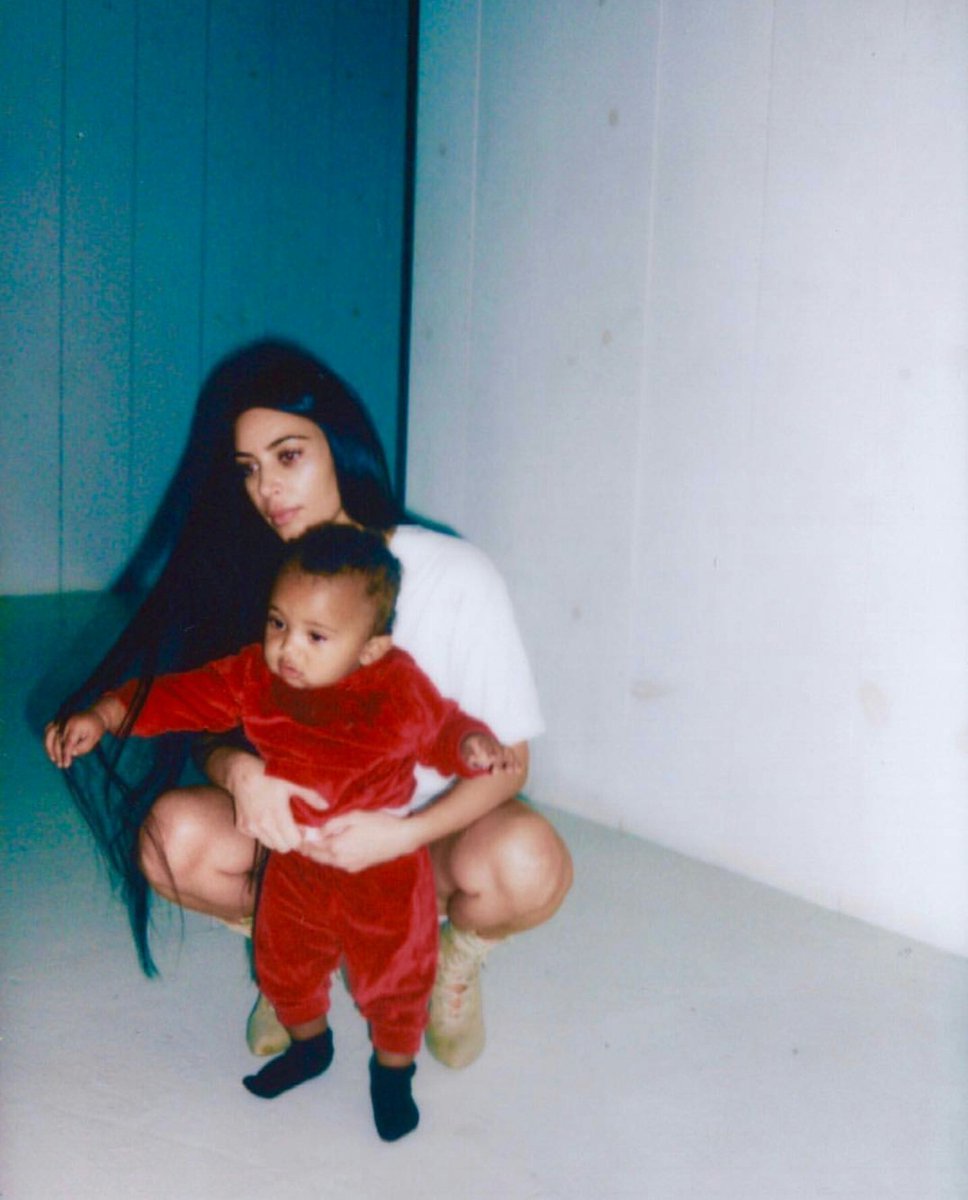 FashHun's tweet photo. Guyyyyss, @KimKardashian has a lip ring  and I'm dying. And have you seen #SaintWest 😇😍👼👶 I'm done 🙄 #KimKardashian #kimislyfe https://t.co/LXnteIiKjx