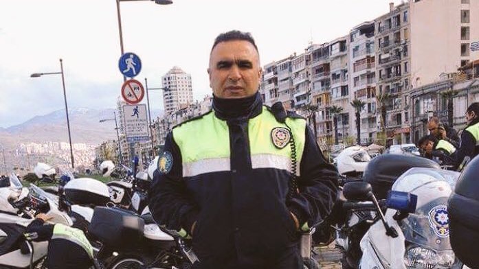 Elazığlı -Zaza bir aslan abimiz...
Hakim ve Savcılar Kürtçe tercüman lazım olduğu zaman çağırırmış onu, çok güvenirlermiş

#FethiSekin