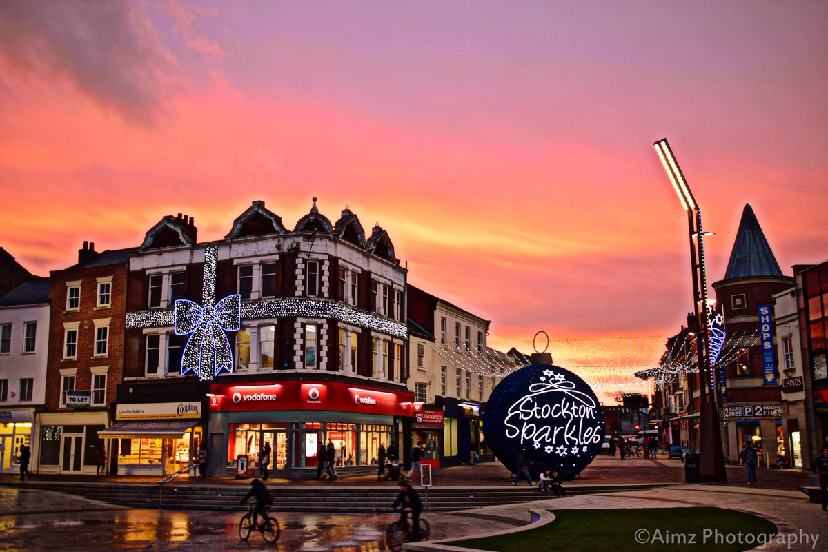 Sunset over Stockton High Street 

#Stocktonhighstreet
#Stocktonontees
#Risingstaraward 
#Teesside
#sunset 

<a href="/stocktoncouncil/">Stockton-on-Tees Borough Council</a> 
<a href="/TheGBHighSt/">The GB High St</a>