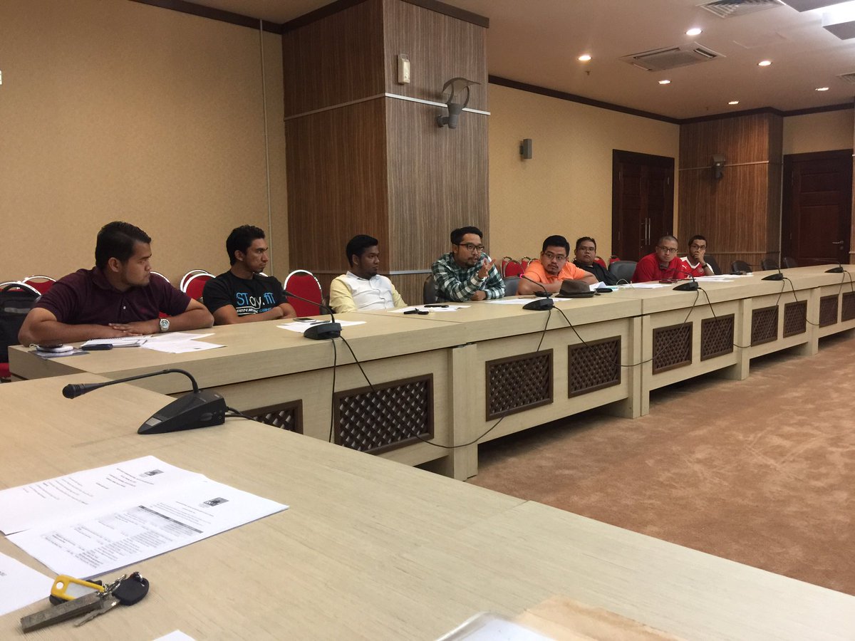 BNYVPenang's tweet photo. Mesyuarat Penyelarasan BNYV Penang Bil 1/2017 bersama sahabat2 dlm meneruskan agenda perjuangan. TQ Kekanda @RRAFIZAL atas sokongan. #TN50 https://t.co/ItRwv87Qs6