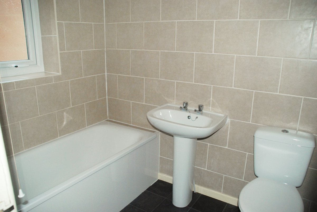 Holmes and Hunters tweet media