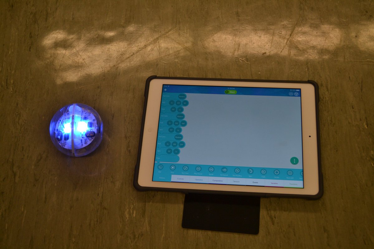 MrGoldsworthy12's tweet image. Fun times @skhmavericks Tech Classroom as S's code robotic devices from @SpheroEdu Rolling learning #BeyondHourOfCode @NLESDCA @NLCoders