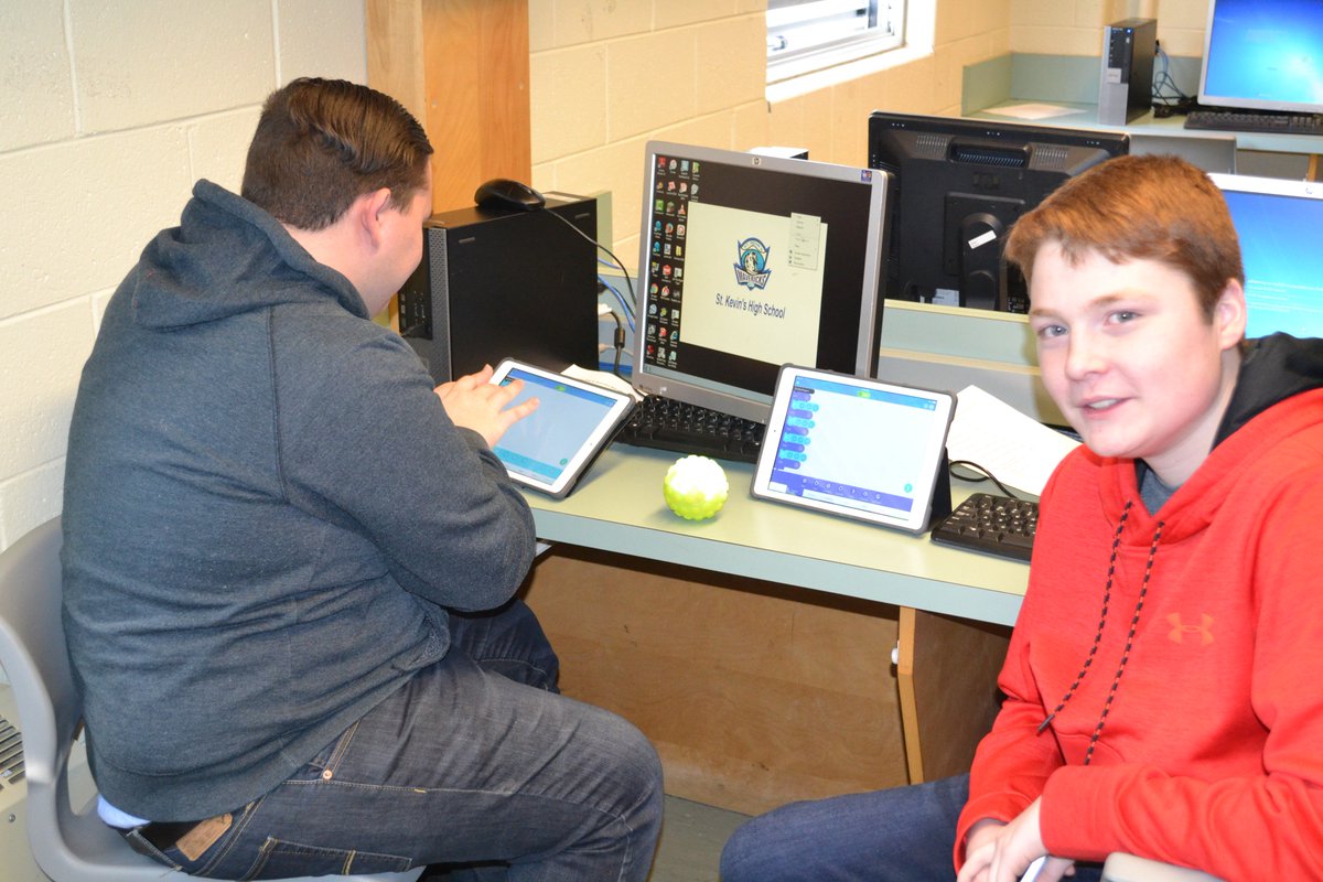 MrGoldsworthy12's tweet image. Fun times @skhmavericks Tech Classroom as S's code robotic devices from @SpheroEdu Rolling learning #BeyondHourOfCode @NLESDCA @NLCoders