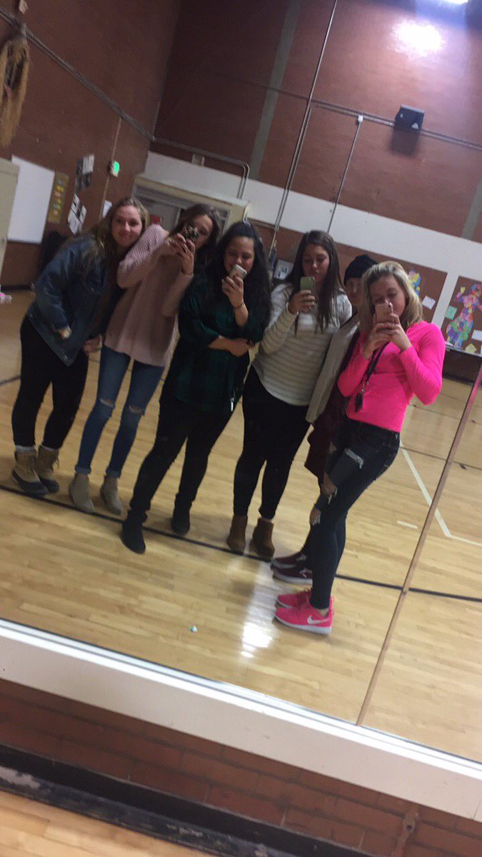 bryncannon_'s tweet photo. Blessed to have these girls as my best pals &amp; thankful they have made senior year the best one yet #sharelehilove https://t.co/0TZBdCvvPP
