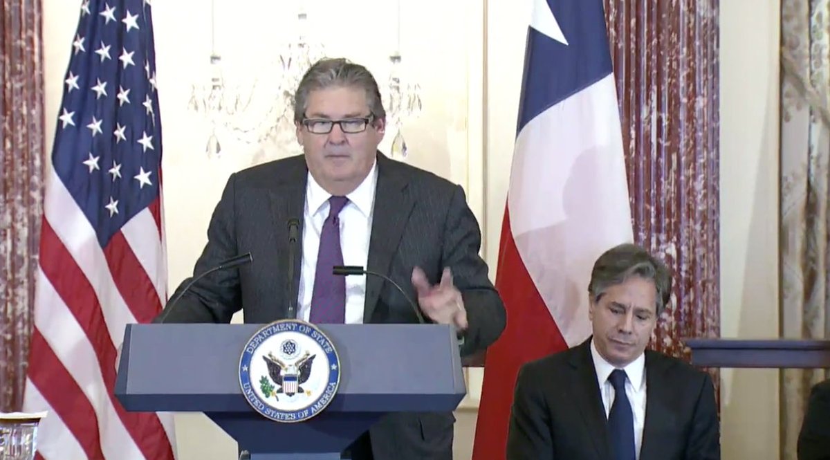 Fishingnets can be source of income or a source of pollution. We got creative Our CEO D Hendrix accepts <a href="/StateDept/">Department of State</a> #SecStateACE #Nets2Carpet