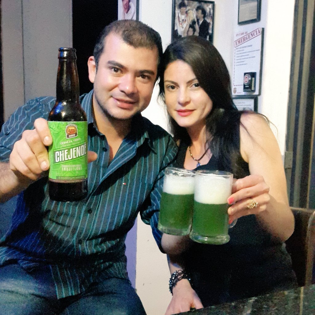 barelmaco's tweet photo. Nada como activarse con una verde, sí una cerveza verde! #chejende (pineapple ale) de @kuikasbrewers Bien fría en @barelmaco. Pruébala #beer https://t.co/zaoUjOYuOH