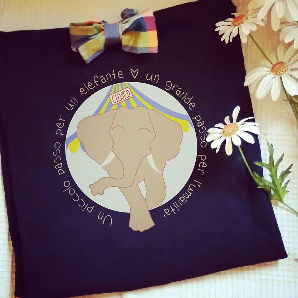 teecotee's tweet image. A small step for an #elephant,a giant step for #humanity 💚 🐘💙
#moonlight #animals #Ivorytrade #Circus #AnimalRights #animalliberation #love