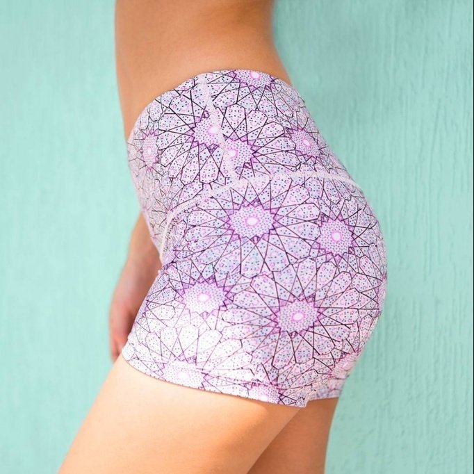 LornaJaneUK's tweet photo. An obsession with new Activewear is the only non moderate thing in our life, do you agree? Shorts - https://t.co/hdRthOUYuz https://t.co/Eg252kplTy
