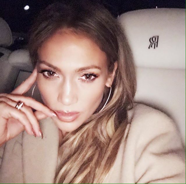 _ayyliinn's tweet photo. So many selfies in a day I'm shook https://t.co/pBVCIMIy17