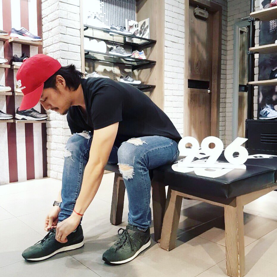 Loving my new serpent green kicks. <a href="/NewBalanceIndo/">NewBalance Indonesia</a> <a href="/ePlanetSports/">PlanetSports.Asia</a> 
Taken by <a href="/AdeSarah/">Ade Sarah</a> 
#newbalance #newbalance996 #morganoey