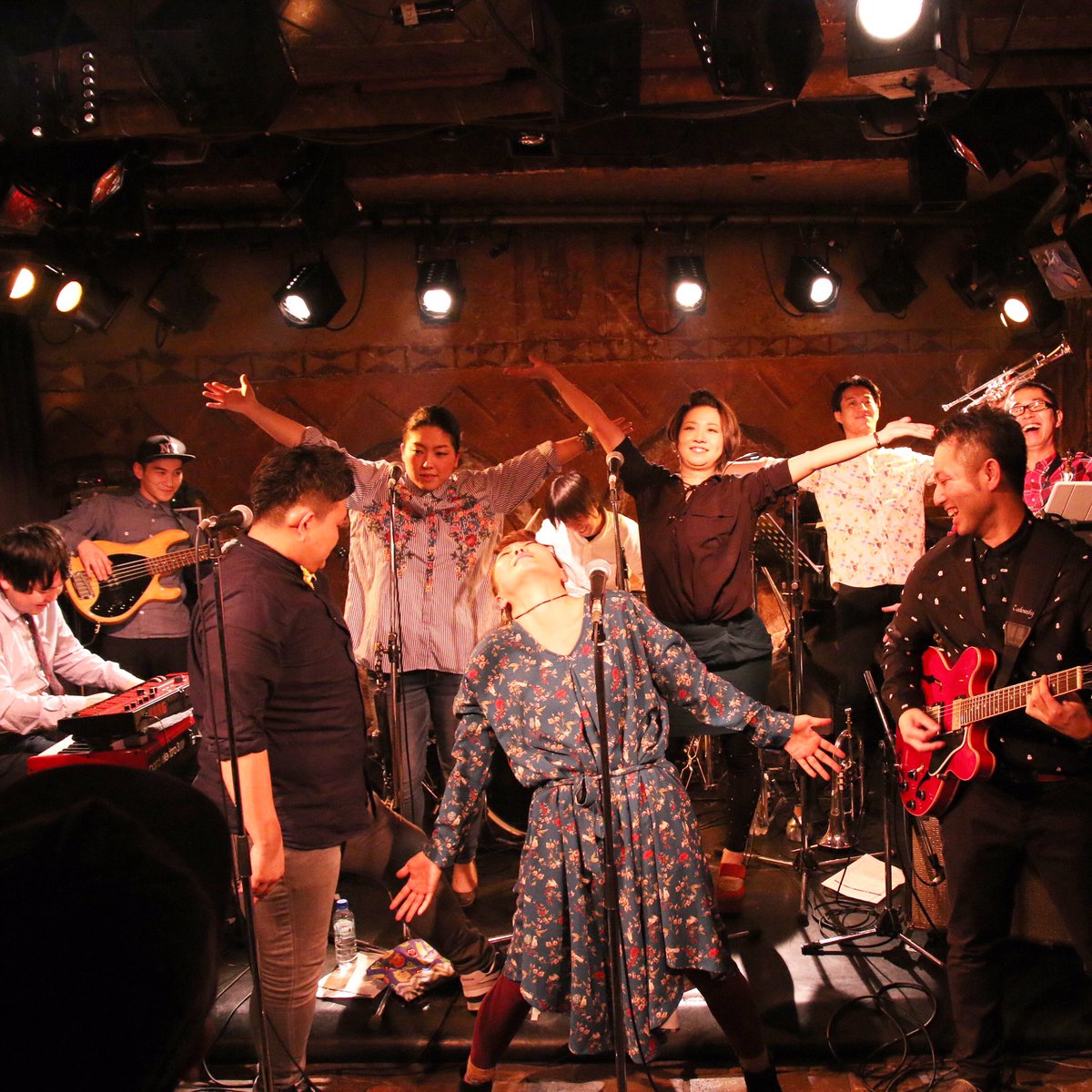 cats_daisuke335's tweet photo. 遅くなりましたが
カウントダウンライブ
ご来場ありがとうございました！
今年も応援よろしくお願いします！ https://t.co/y1Qx6Hz6Jj