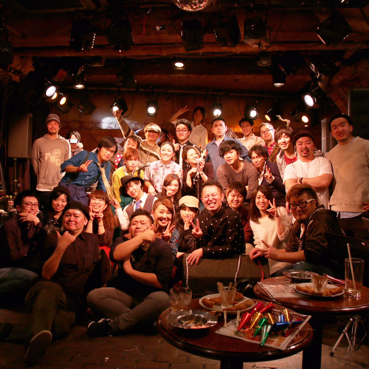 cats_daisuke335's tweet photo. 遅くなりましたが
カウントダウンライブ
ご来場ありがとうございました！
今年も応援よろしくお願いします！ https://t.co/y1Qx6Hz6Jj