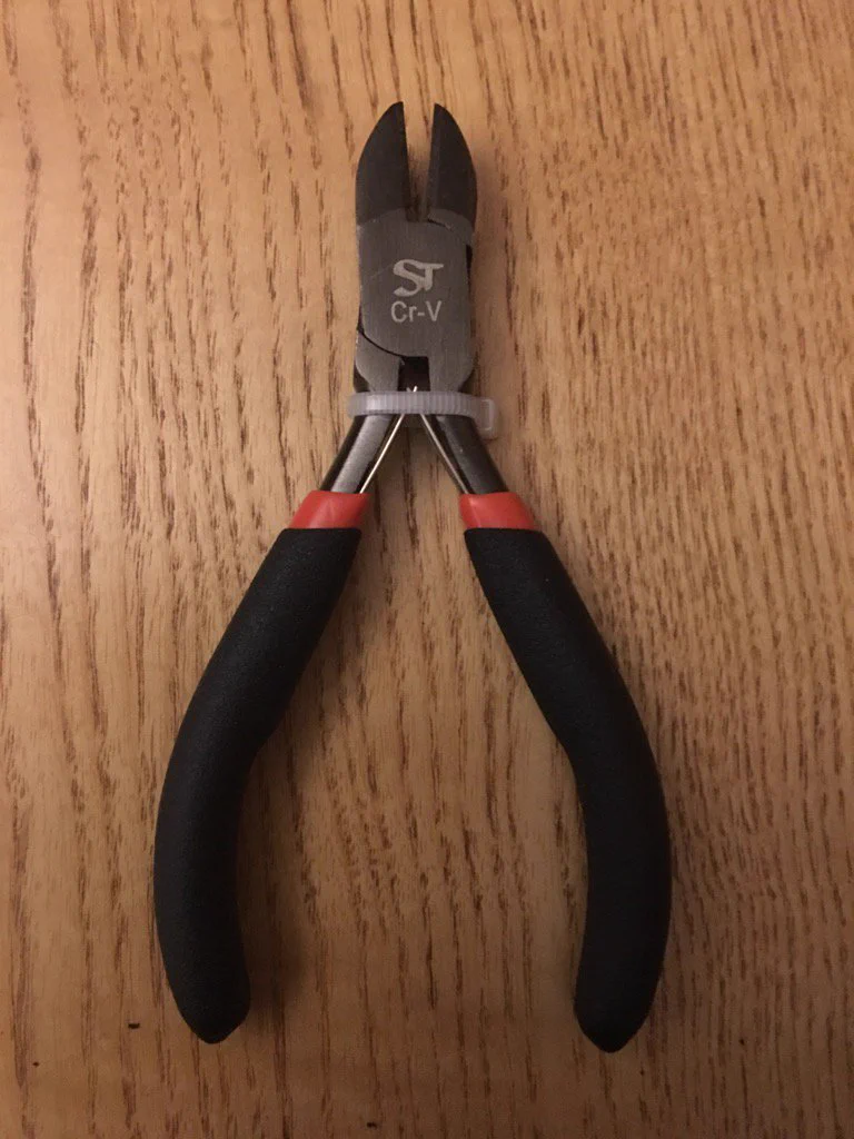 あるあるｗニッパーを使いたくて買ったのにニッパーが必要な包装ｗｗｗ