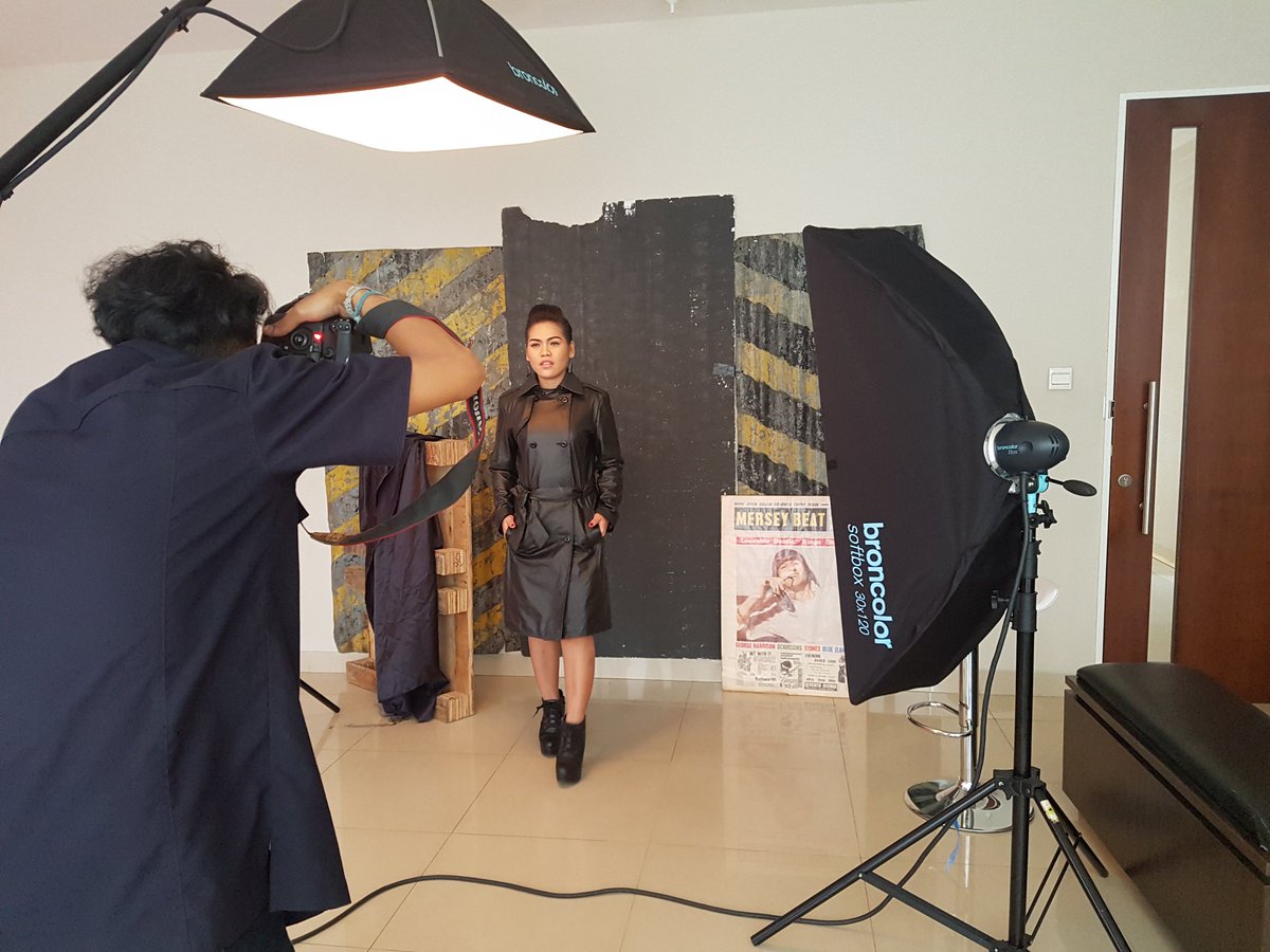 Lady rocker...😉😉