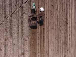 Jobs4Drones's tweet photo. Commercial Drone Fund Invests in Raptor Maps, Drone-Enabled Platform for Agriculture Yield Management
Source: https://t.co/oA9IjkCScM
#drone https://t.co/y3DOyIyQro