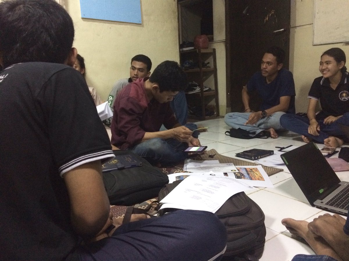 Selamat malam engineer 🎉 Hari ini berlangsung rapat mengenai persiapan acara Serah Terima Jabatan HMJ Sipil 2016/2017