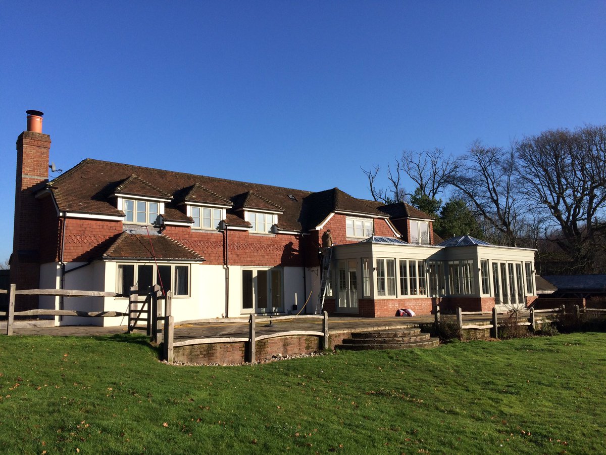 LJWindowCleaner's tweet image. Beautiful day window cleaning in  Henley Common #Haslemere