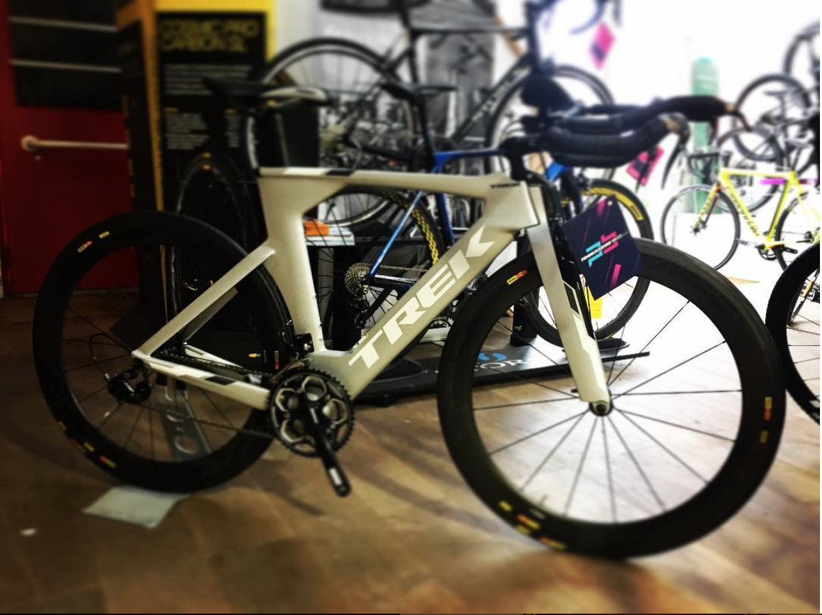 pembsbikes's tweet photo. The razor blade Trek Speed Concept with Mavic CXR 60 Aero Wheels - FAST! #pembsbikes #trek #speedconcept #mavic
https://t.co/pEtDoaz9Yp https://t.co/Mv2pymy35T