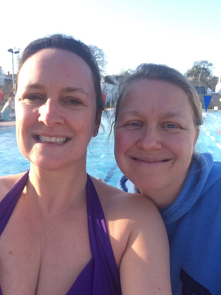 BarefootBronnie's tweet photo. Cheating on @slsclido today in a heated pool - did some warm #icefly training @HamptonPool #swimdate with sister https://t.co/UgZdFSBmTS
