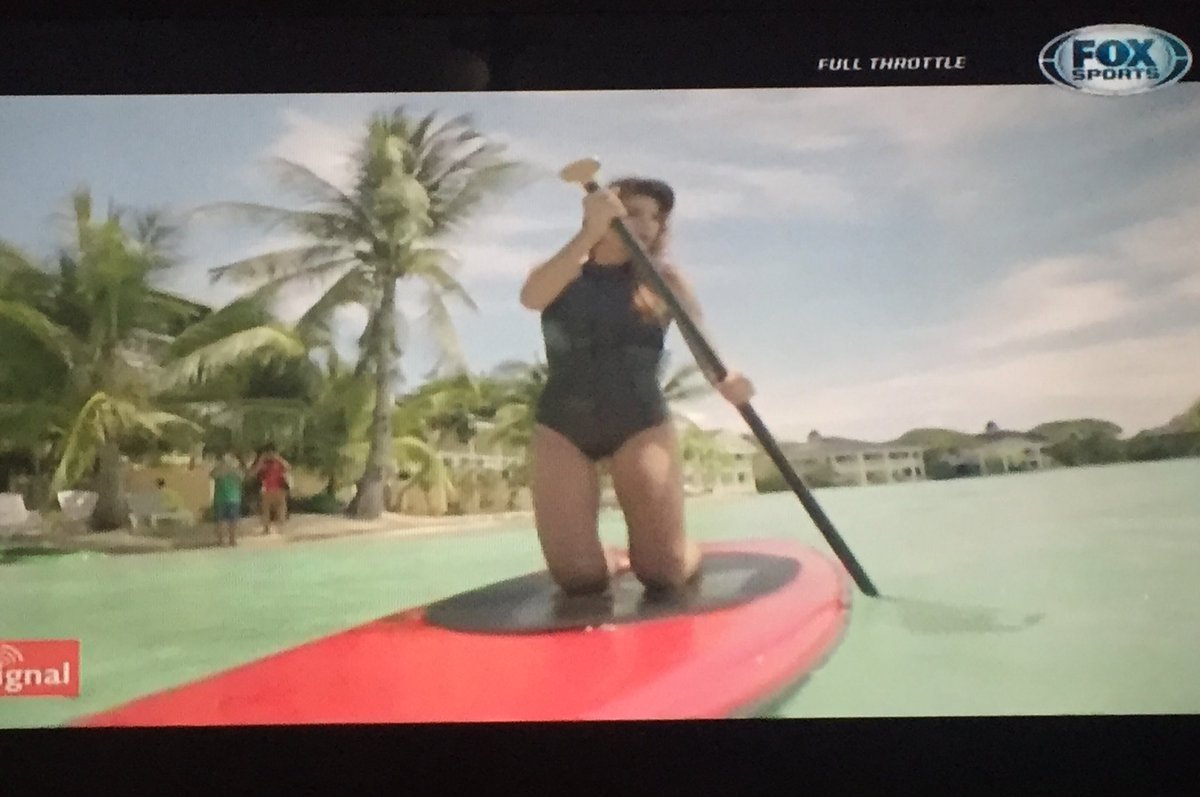 kapuso_17's tweet photo. Rhi ang sexy mo nman sumagwan hehe.  😂😂😂 @whianwamos #FullThrottlePH https://t.co/QLnKdFZPdj