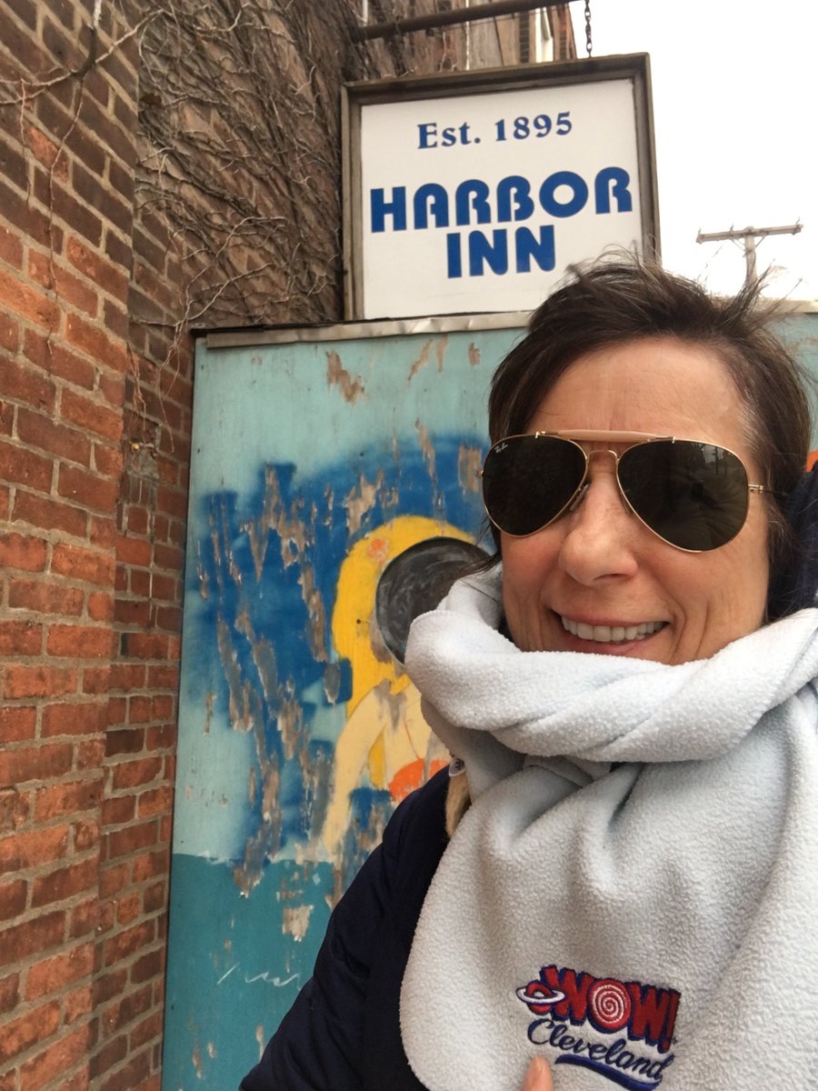 oWOWRadio's tweet photo. Will it stay or will it go? #HarborInn Go 2 https://t.co/5yYJL1deLG warm up with hot new @TheRyanAdams local and #timelessrock on #oWOWRadio https://t.co/UTw5qSSzVe