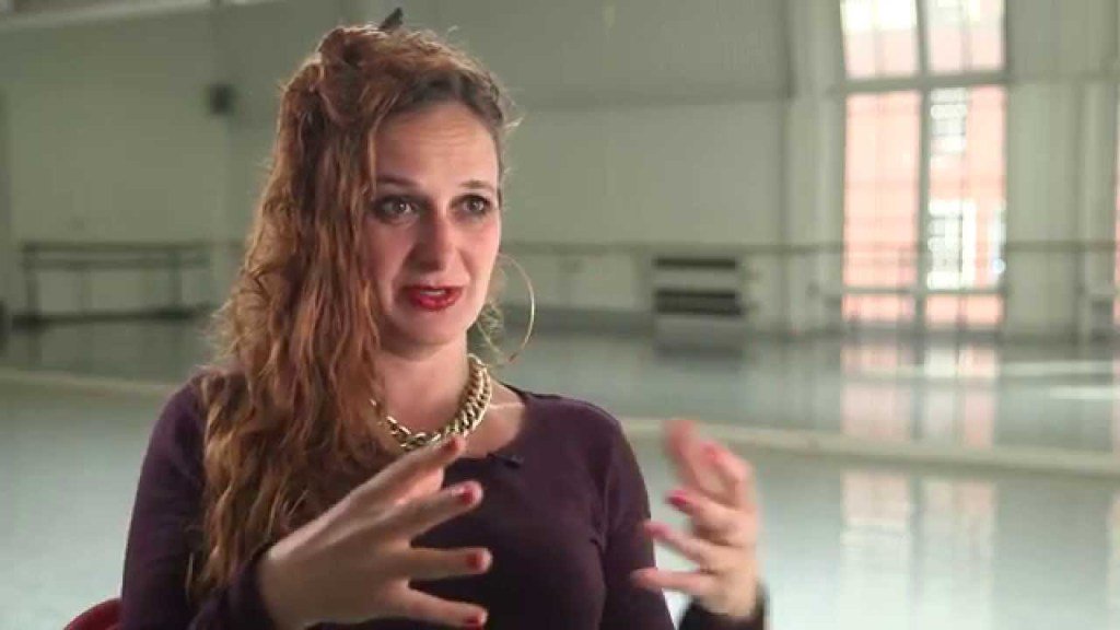 theatrebubble's tweet image. Annie Siddons Discusses How (Not) To Live in Suburbia theatrebubble.com/2017/01/annie-…