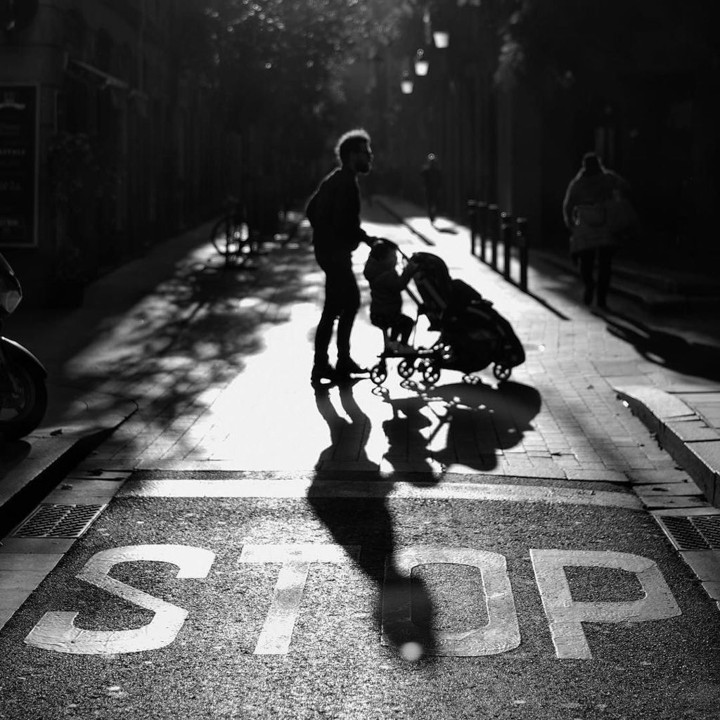 gpandehis's tweet photo. #daddy #crossing #street with his # children #pedestrian #leicamonochrom #35lux #leica https://t.co/t4Q94ECur7 https://t.co/aOjJIjffL8