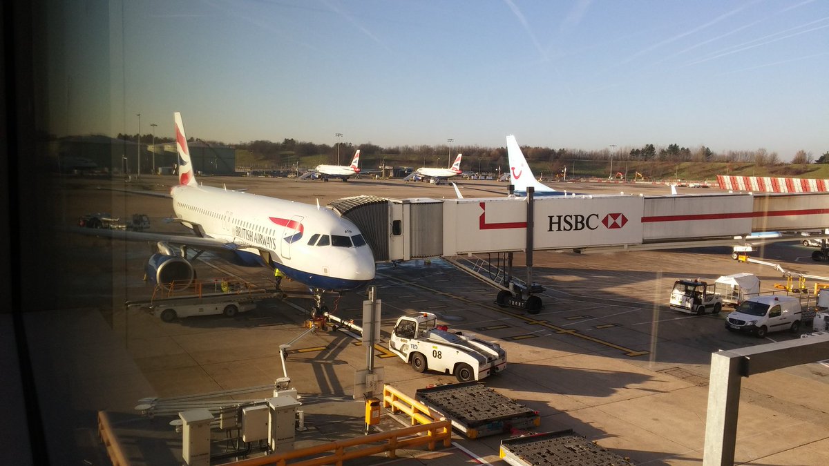 SimonStirrat's tweet photo. Time to fly! #FirstFlightOfTheYear #ItsStillChristmasToMeDamnIt https://t.co/LZxNDb8aVY