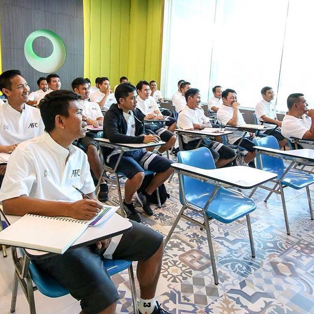 wearemania tweet media