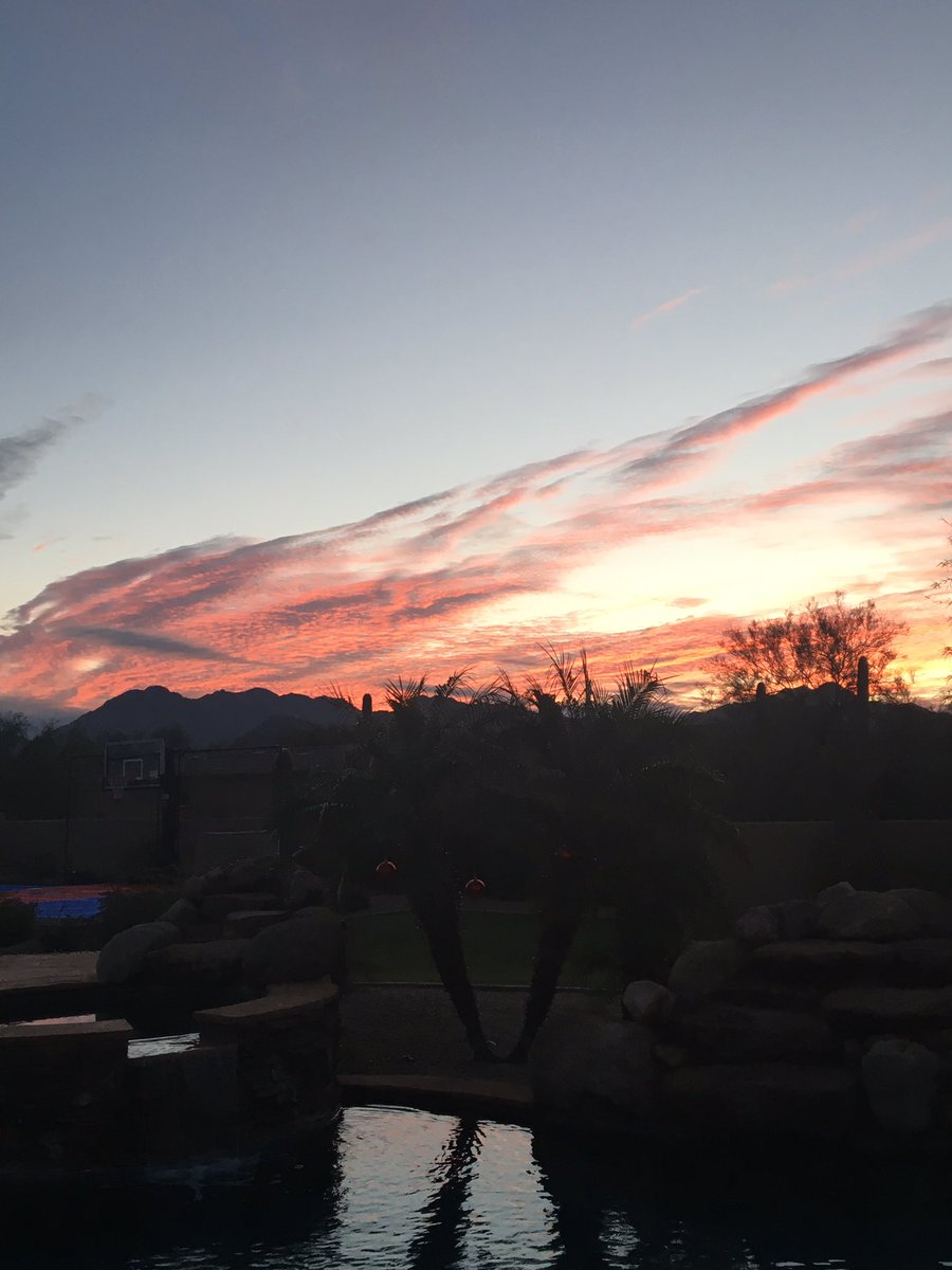 RealEstate85255's tweet photo. What a gift to see these beautiful sunrises every morning #AZSunrises https://t.co/p8IzbQLsDR