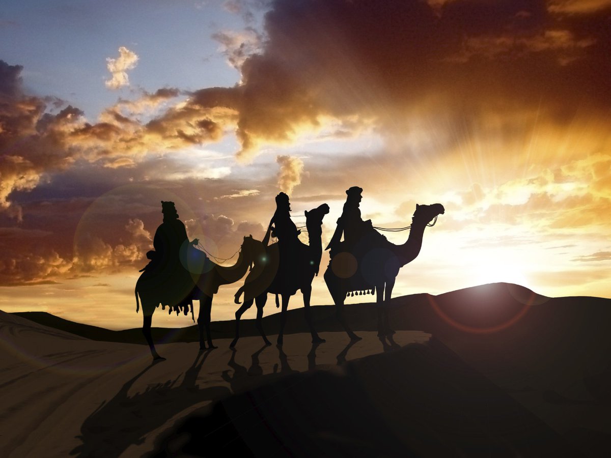 intersumipro's tweet photo. Desde #Intersumi, os deseamos unos felices #ReyesMagos #FelicesReyes #felizjueves #NochedeReyes #SusMajestades, tener listo el calcetín... https://t.co/WHIeXMTN2c