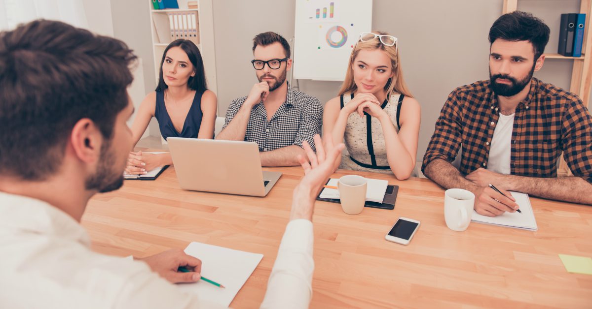 SmartFanPage's tweet image. Een wervingscampagne voor stagiaires: voor nog geen €3,50 een nieuwe topstagiair!ow.ly/N7vl307DDBw