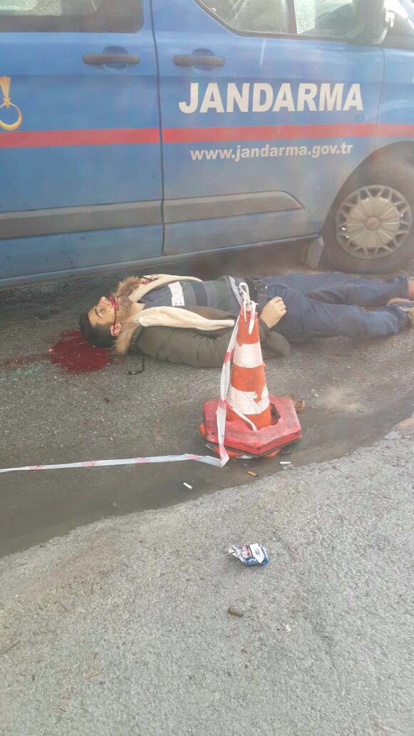 SvdmGltsry's tweet photo. İzmir'de polisimizin vurduğu hain teröristler. İbret-i alem için paylaşalım. Türkiye, sizin gibilerin mezarı olacak.🇹🇷 https://t.co/qlHRod7LI4