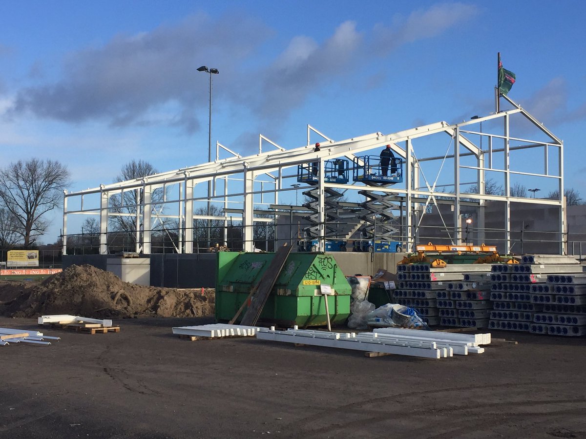 De bouw gaat hard ondanks koude weer! Kom dat komende zondag 8/1 vieren tijdens Nieuwjaarsreceptie. Tijd: 16.30 uur Lokatie:oude clubhuis