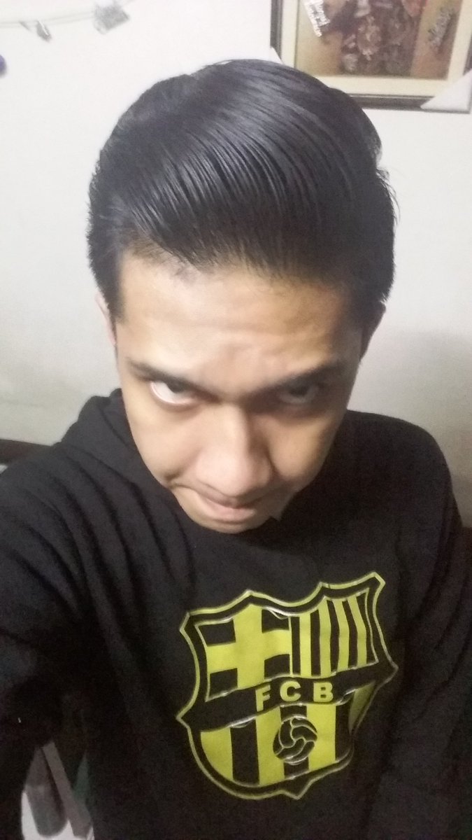 NiniMe19's tweet photo. Ahhhh Dire Wolf 😍 You never fail. Favorite pomade. Solid hold, solid scent. 12 hours after application. Still slick! #eightwolves #pomadeph https://t.co/GFl3Bexmd2