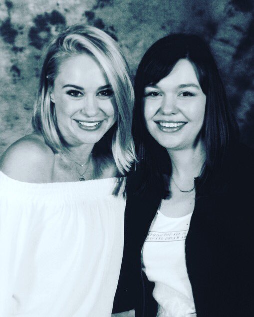 sharondewolf's tweet photo. Still feel like that vomiting rainbow filter over this.. 👑 @becbecbobec #tbt #gleecon #Paris #glee #ladygang #spiritanimal #sorrynotsorry https://t.co/Sc5siEzKob