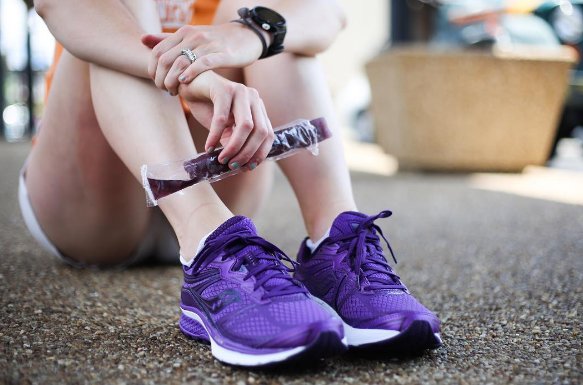 SauconyMx's tweet photo. Para #runners pronadores juntan las piernas y pisan más con la parte interna de la planta del pie.
#SauconyMx tiene #Guide9 https://t.co/DbKIwbzz6i