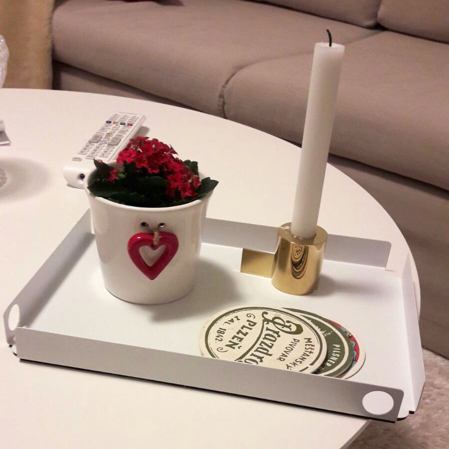 FROSTDenmark's tweet photo. We received this beautiful Christmas image of our UNU paper tray and our candlestick in gold. Thanks to Lina in Stockholm for sharing. https://t.co/JwJl0fv2wT