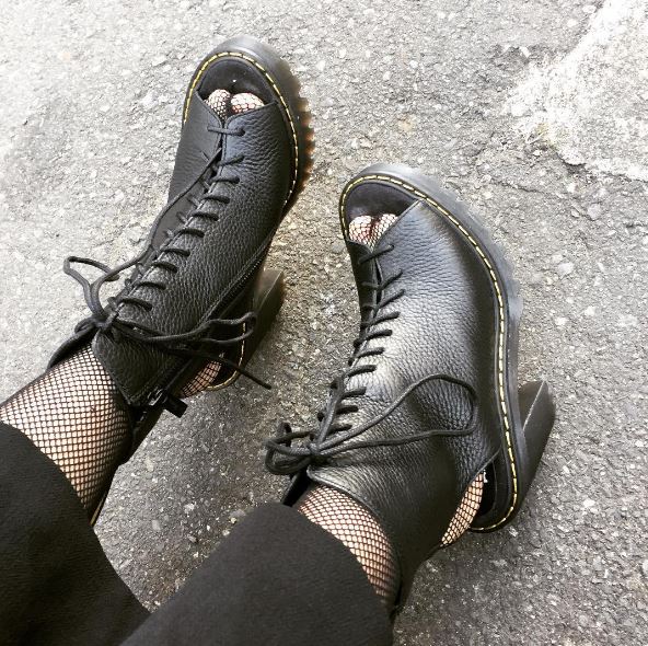 dr martens carmelita