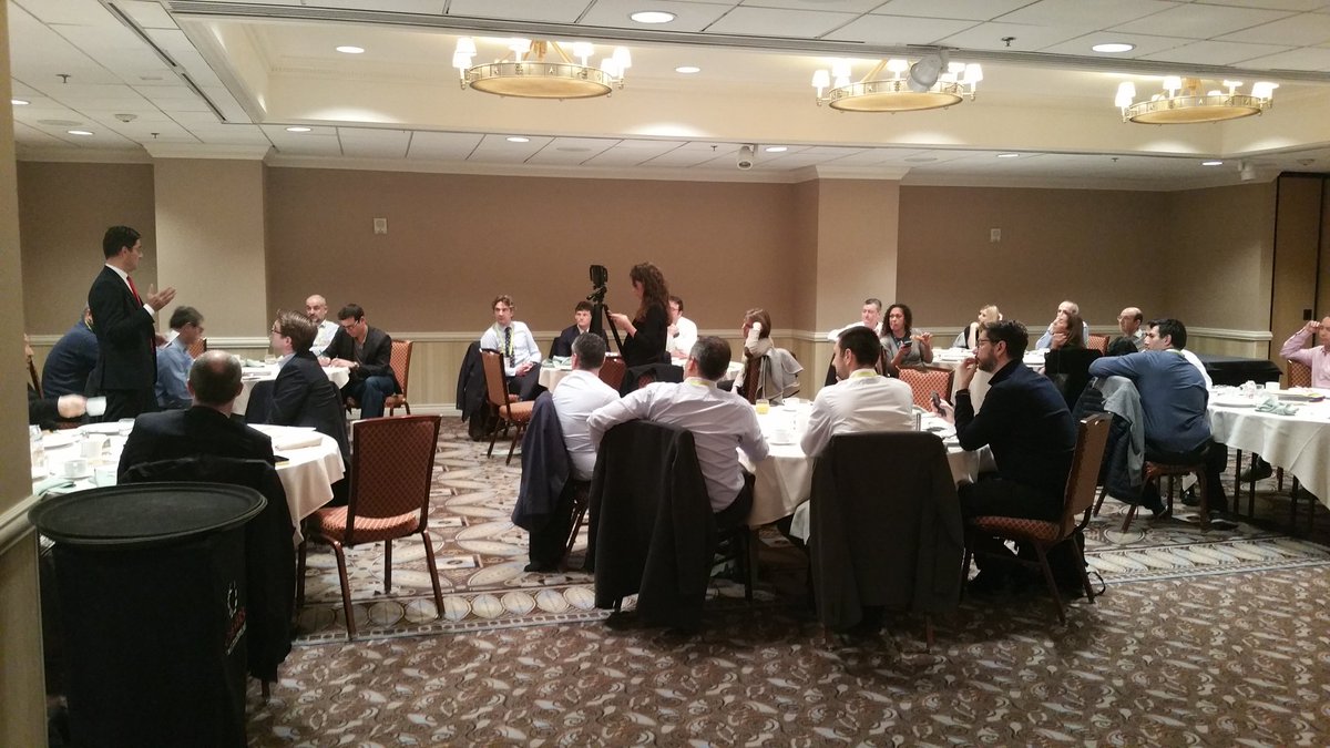 NicolasDufourcq's tweet photo. 1er warmup #CES207 avec 13 PME et ETI "tradi": la #FrenchFab va renouveler la #FrenchTech https://t.co/3O08KFMcLC