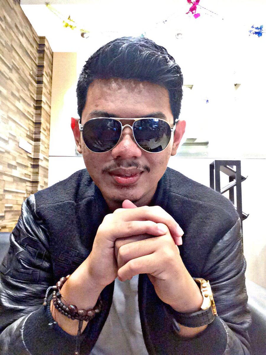 AgunkMuhammad23's tweet photo. Halo sahabat twitter ..Happy new year .. semoga ditahun yg baru ini kalian baik2 semua ya .. 😊😎 https://t.co/cdzl5rL3Rv