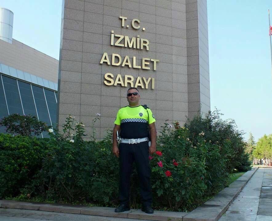 Tam buraya heykelini dikin bu kahramanin.Her sabah onunden gecerken selam duralim #FethiSekin