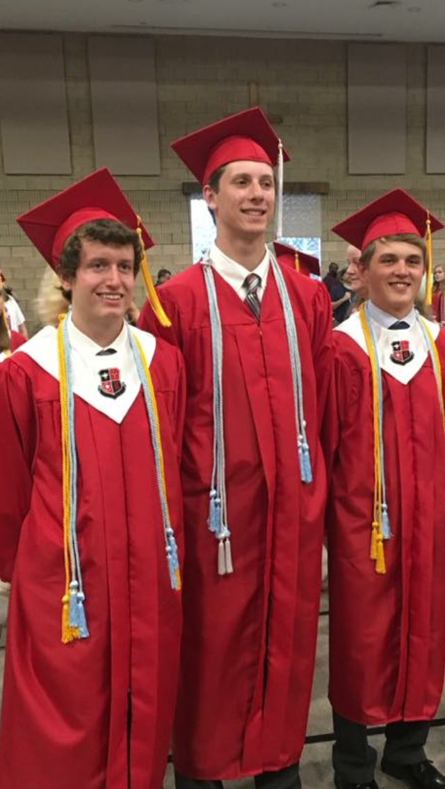 adam14roman's tweet photo. Happy Birthday @como1598 ! Bros from Little League to Graduation and beyond (w/ Intramural+Lax Conf. Titles in between) 🎉👏🙌 #TBT #TimeFlies https://t.co/MObd0elAF9