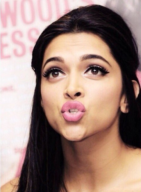 Happy Birthday Gorgeous Deepika Padukone  love you loaaads! 