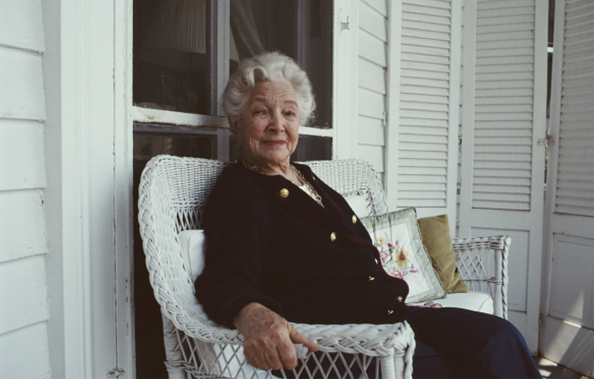 LIFCC1's tweet image. Almost 1/4 of Americans over 65 are single &amp;amp; childless, effectively “#elderorphans” according to a @UMich study #eldercare #familycaregiver