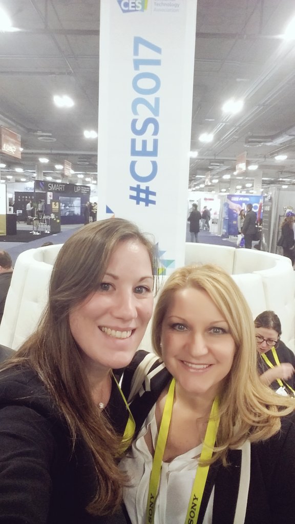 La CCI Grand Est #CES2017 en visite sur les stands des exposants de la délégation #GrandEstCES