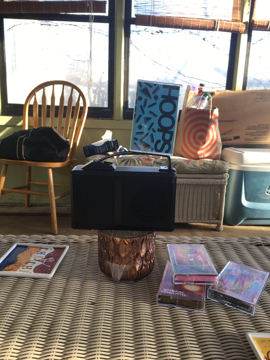 maxtimander's tweet photo. enjoying my copy of the "secret life of twin peaks" by mark frost today #hoops #thelemons #strangerelations #poshlost https://t.co/nOqiGC5rxa