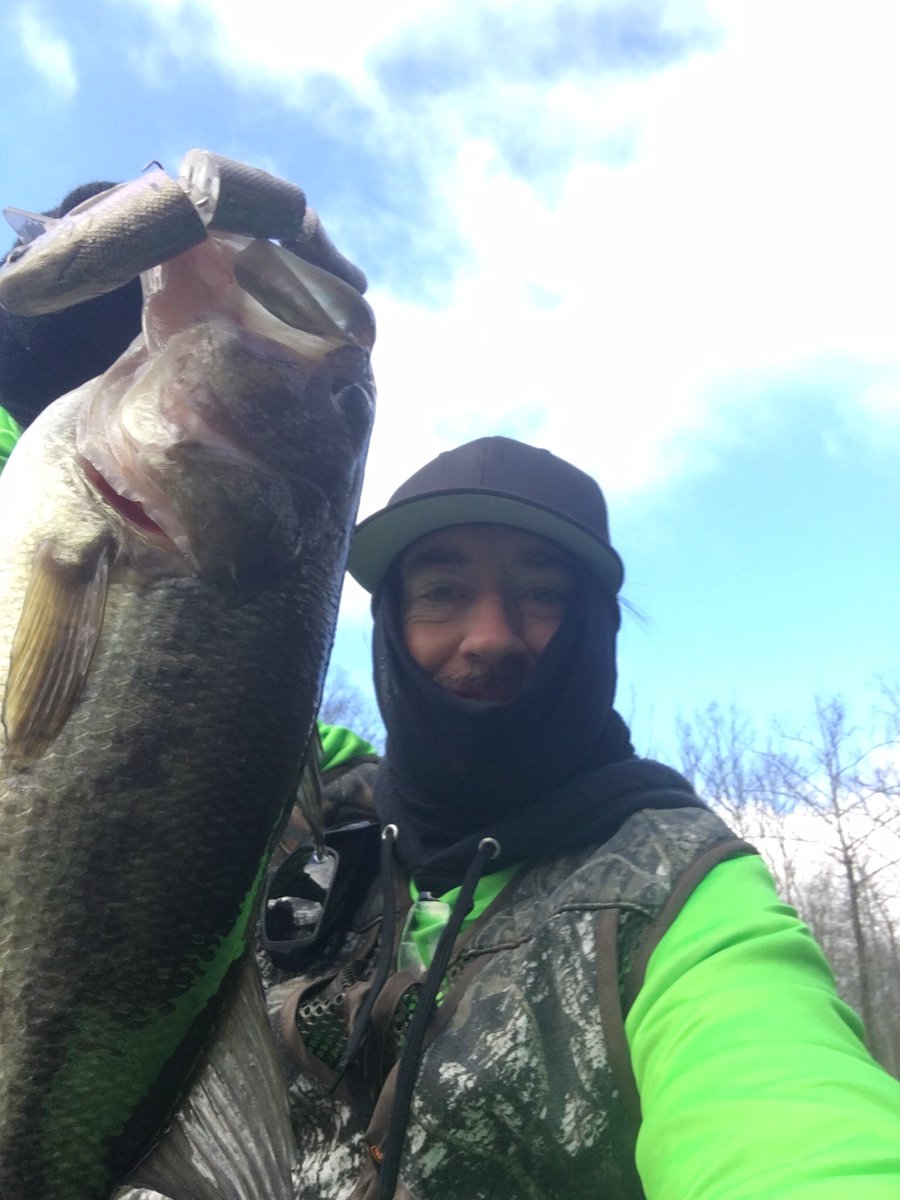 lapbass's tweet image. Neato cool new from Bullshad,but dives down 5ft.Kinda crank like but cooler.Called a4x4 that has knockers.Get your mind out of d gutter.