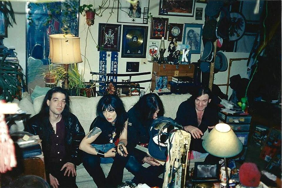 BryanReesman's tweet photo. Throwback to when I hung out with @SkewSiskin and #lemmykilmister in his apartment, April 2001. #Motorhead #MetalForever @myMotorhead https://t.co/MwLwJSKNdz