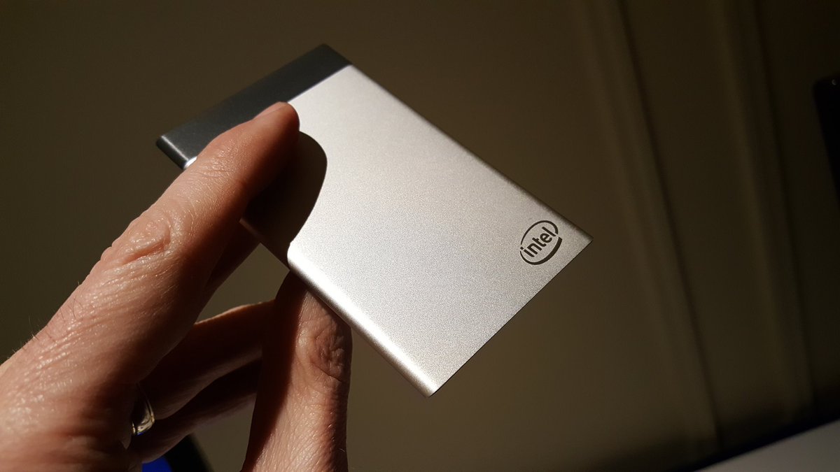spenley's tweet image. Exclusive first pix of the #IntelComputeCard. A fully functional credit-card sized computer capable of running Windows 10. @BBCClick